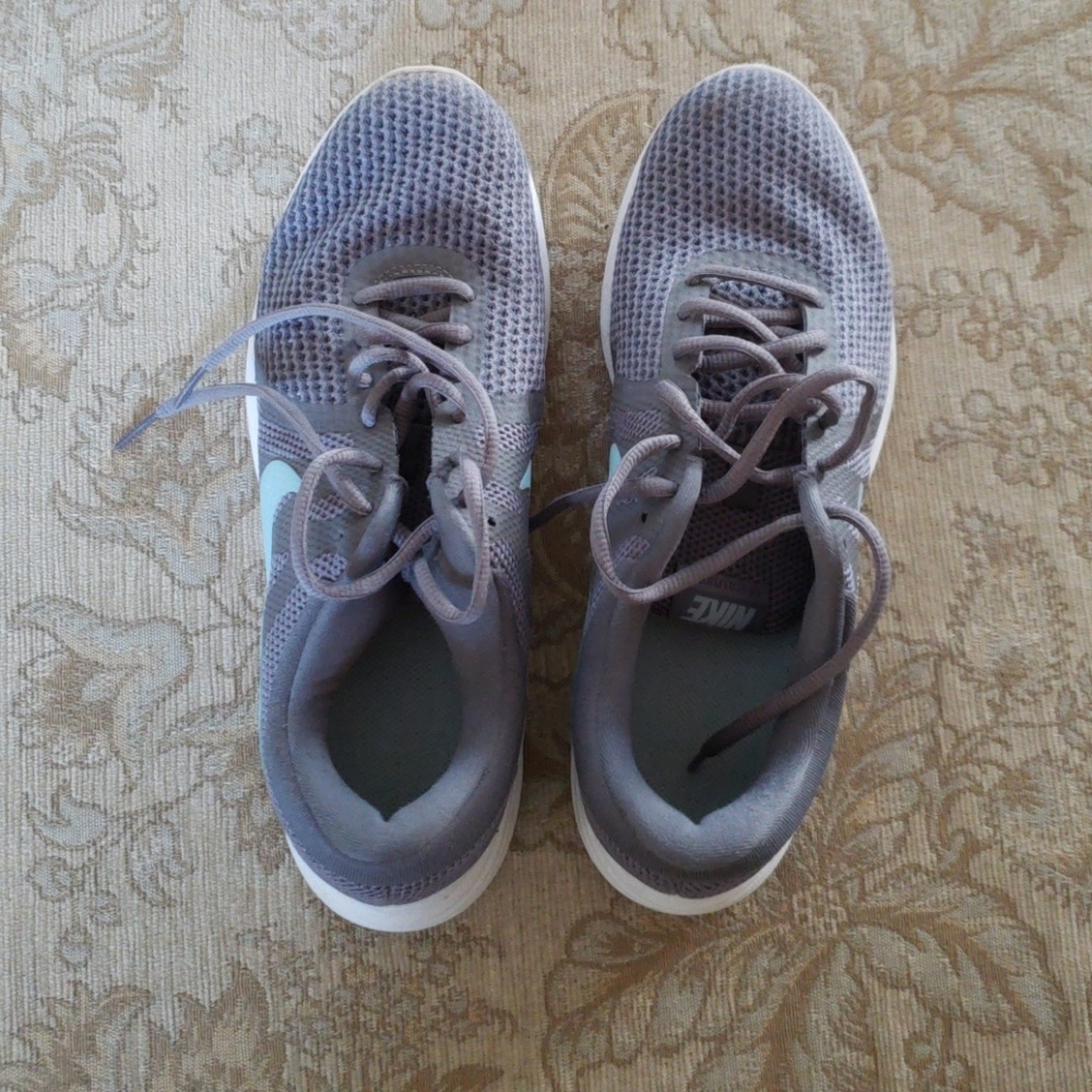 Women's Nike Revolution